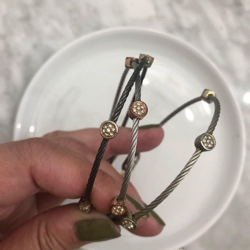 Wired Bracelets w Magnet Clasp